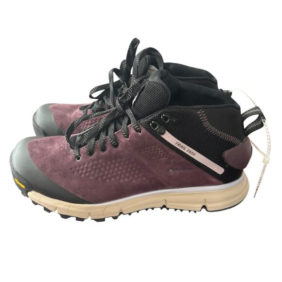 Danner Women’s Trail 2650 Mid GTX Hiking Boots in
Marionberry Size 10 - Picture 2 of 13